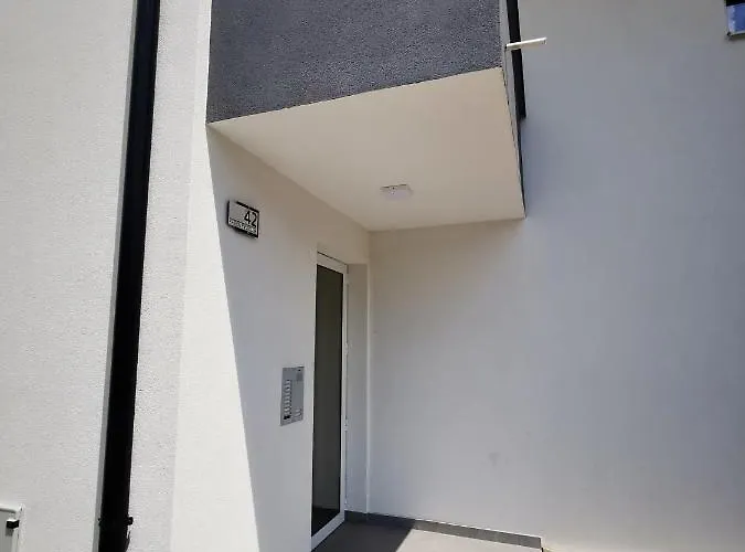 Sokostar Lux アパート ソコバニャ